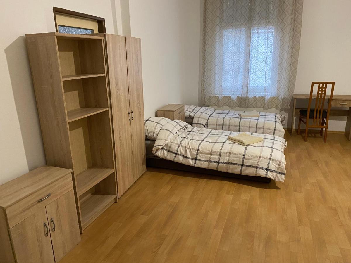 Apartments Tomkova Hradec Kralove Luaran gambar
