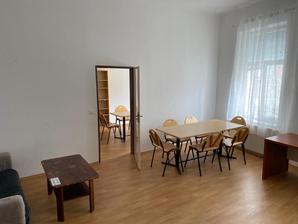 Apartments Tomkova Hradec Kralove Luaran gambar